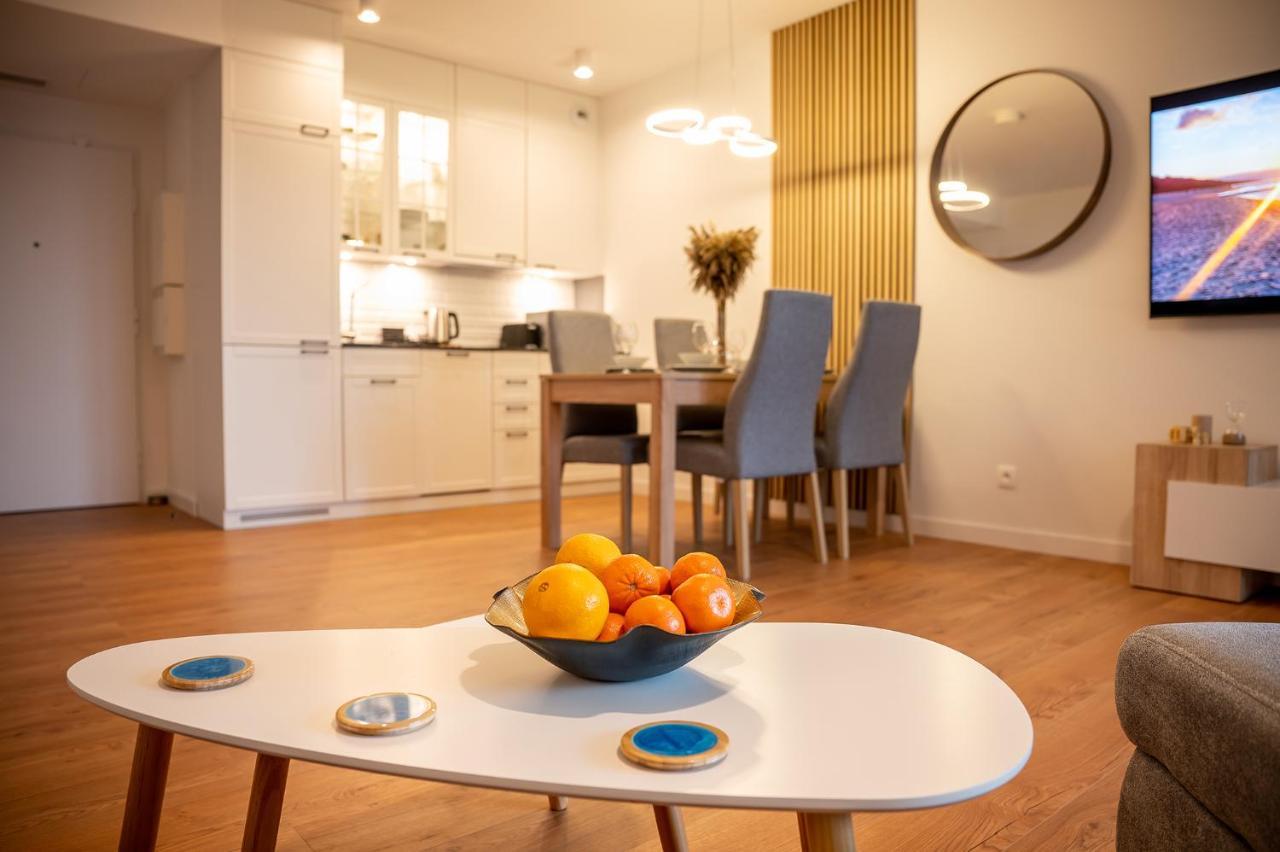 Pinea Sky Premium Apartament Z Widokiem Na Morze Ze Spa I Basenem Przy Plazy Поберово Экстерьер фото