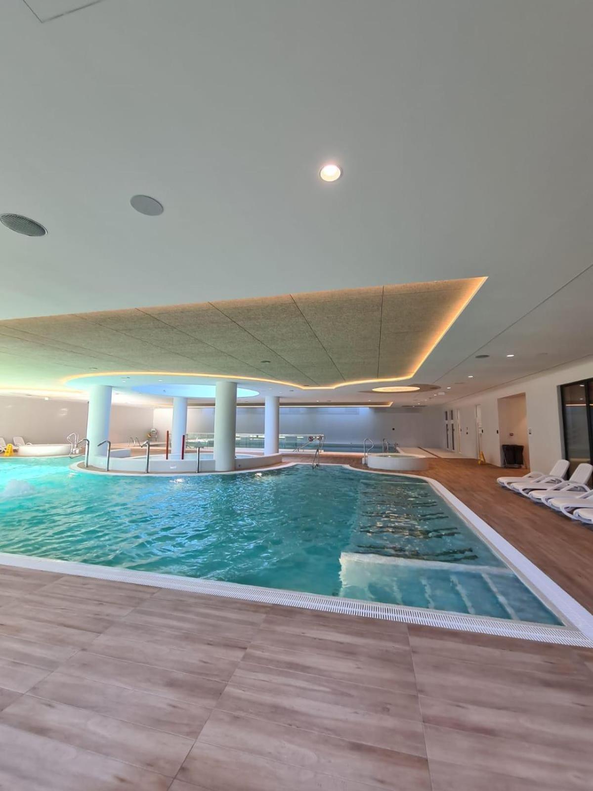 Pinea Sky Premium Apartament Z Widokiem Na Morze Ze Spa I Basenem Przy Plazy Поберово Экстерьер фото